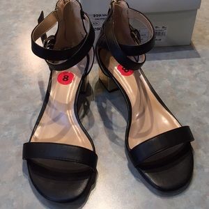 Expression black sandals (sz 8)